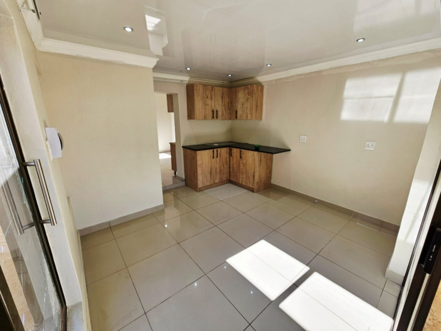 1 Bedroom Property for Sale in Laudium Gauteng