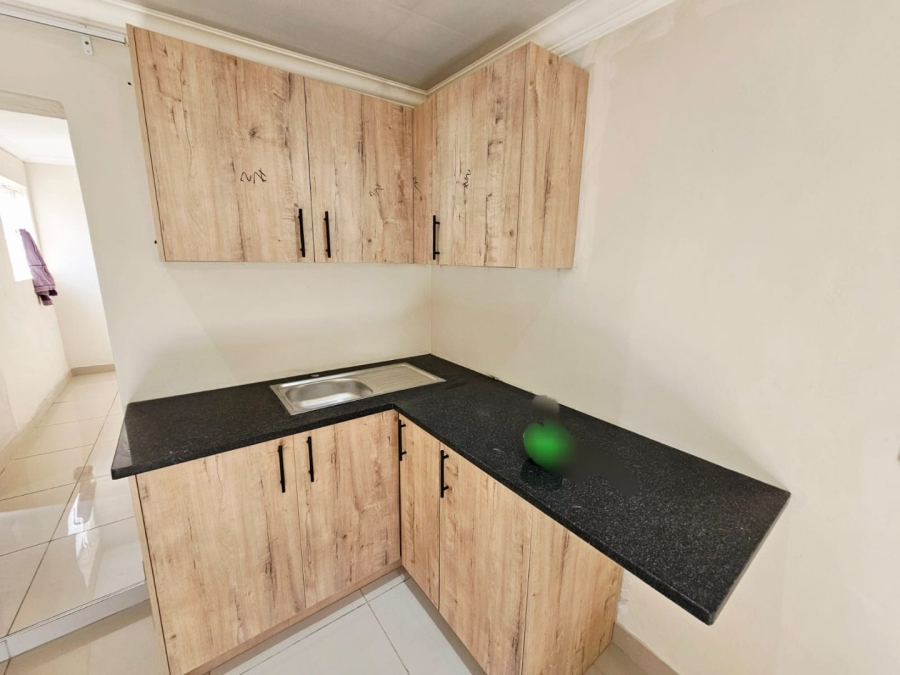 1 Bedroom Property for Sale in Laudium Gauteng