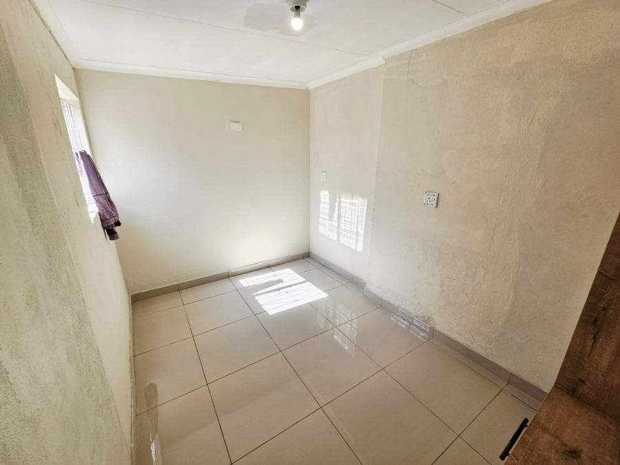 1 Bedroom Property for Sale in Laudium Gauteng