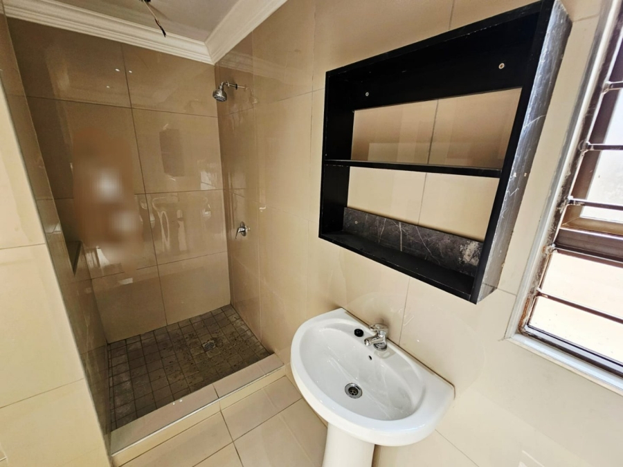 1 Bedroom Property for Sale in Laudium Gauteng