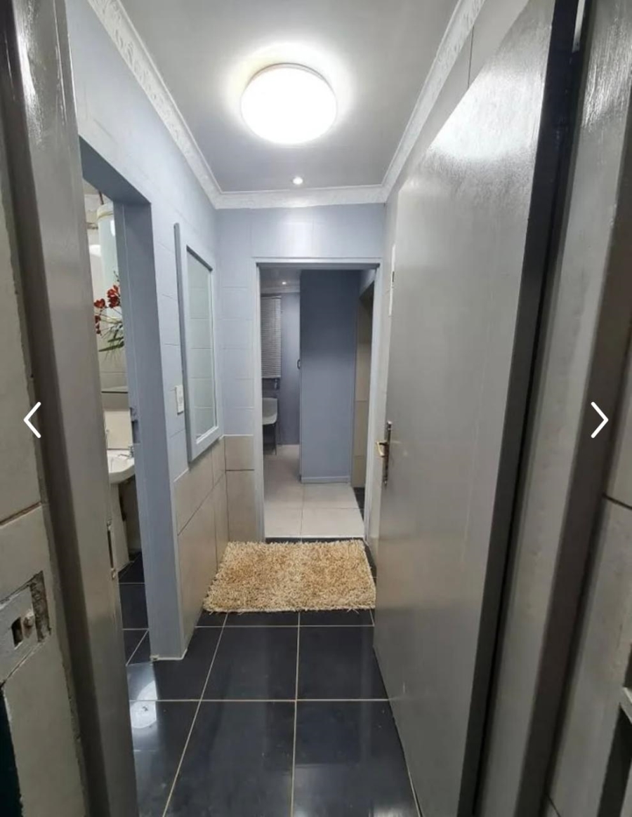 To Let 1 Bedroom Property for Rent in Roodekrans A H Gauteng