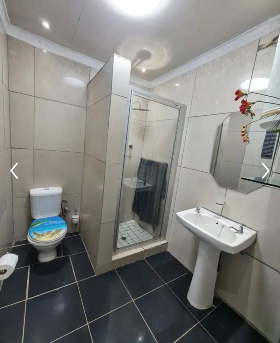 To Let 1 Bedroom Property for Rent in Roodekrans A H Gauteng