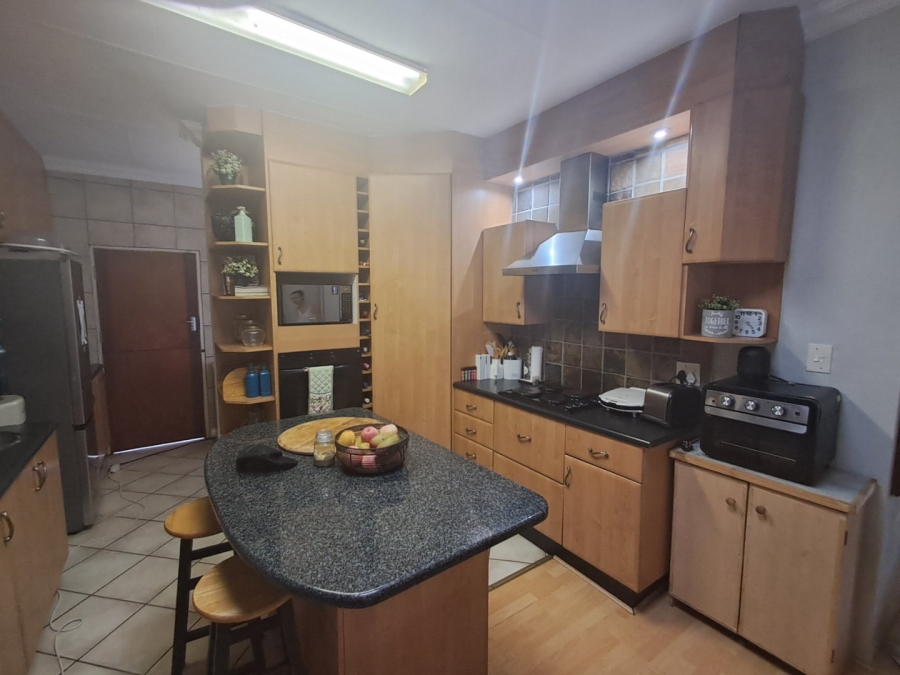 2 Bedroom Property for Sale in Murrayfield Gauteng