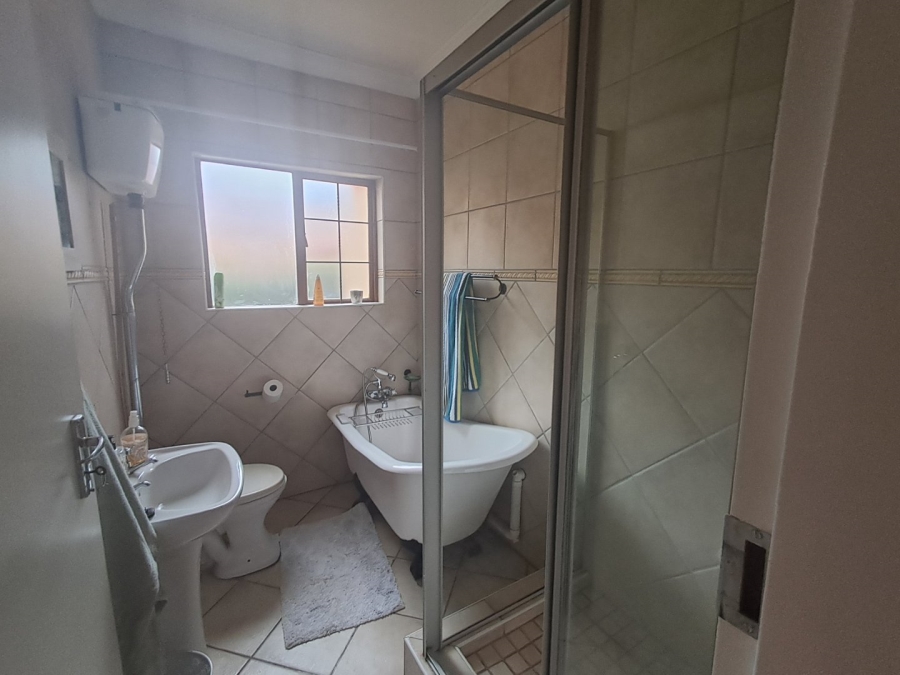 2 Bedroom Property for Sale in Murrayfield Gauteng