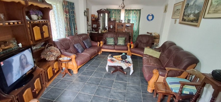 5 Bedroom Property for Sale in Pretoria Gardens Gauteng