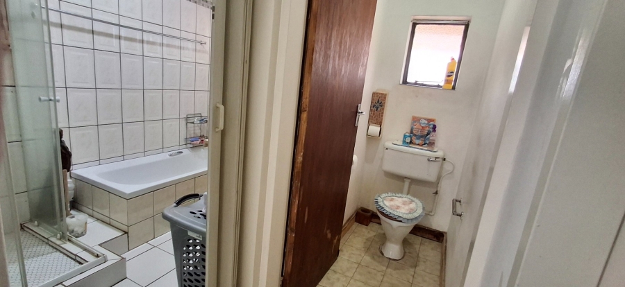 5 Bedroom Property for Sale in Pretoria Gardens Gauteng