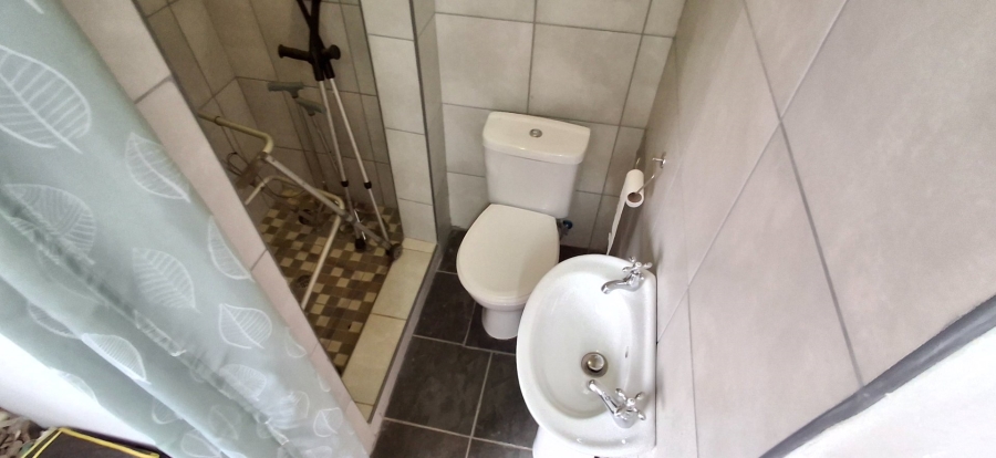 5 Bedroom Property for Sale in Pretoria Gardens Gauteng