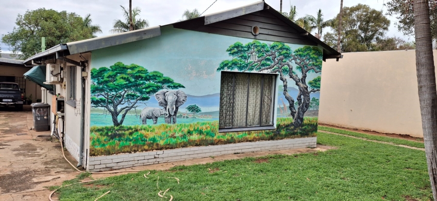 5 Bedroom Property for Sale in Pretoria Gardens Gauteng