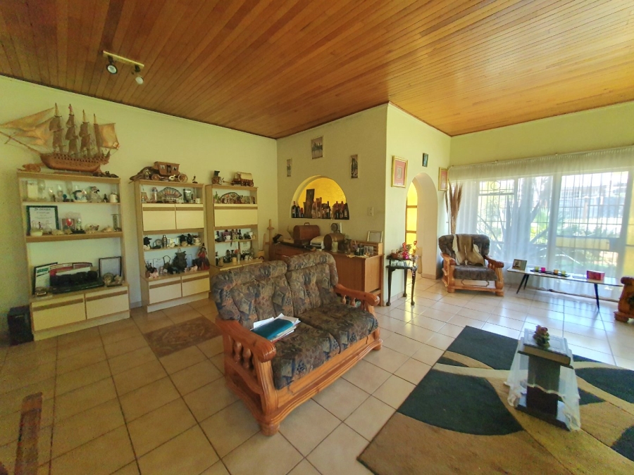 4 Bedroom Property for Sale in Pretoria Gardens Gauteng