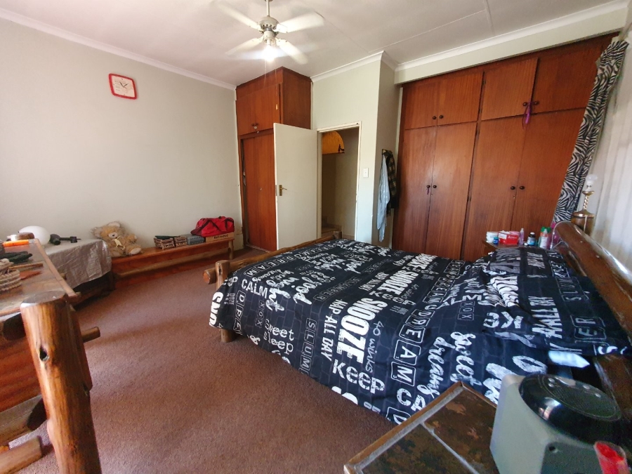 4 Bedroom Property for Sale in Pretoria Gardens Gauteng
