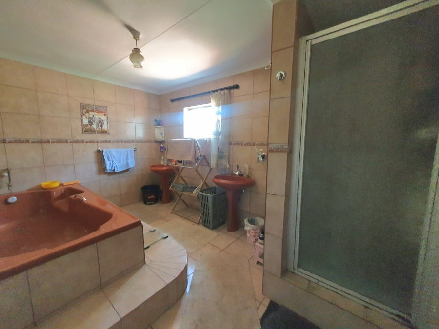 4 Bedroom Property for Sale in Pretoria Gardens Gauteng