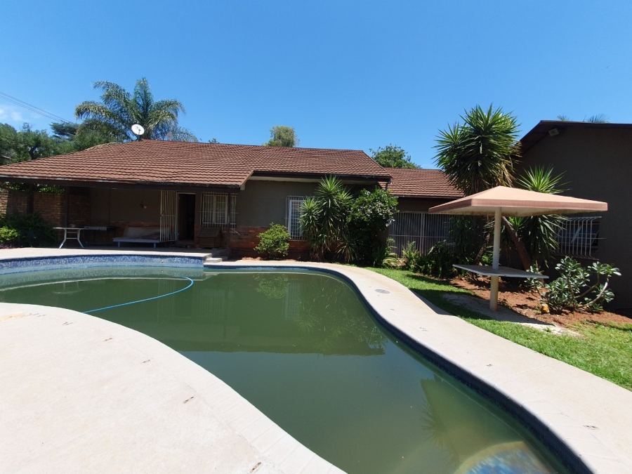 4 Bedroom Property for Sale in Pretoria Gardens Gauteng