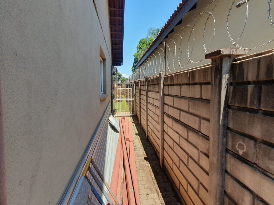 4 Bedroom Property for Sale in Pretoria Gardens Gauteng