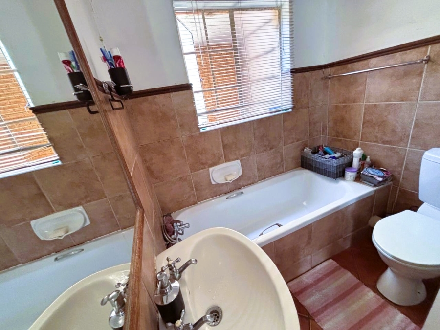 2 Bedroom Property for Sale in Highveld Gauteng