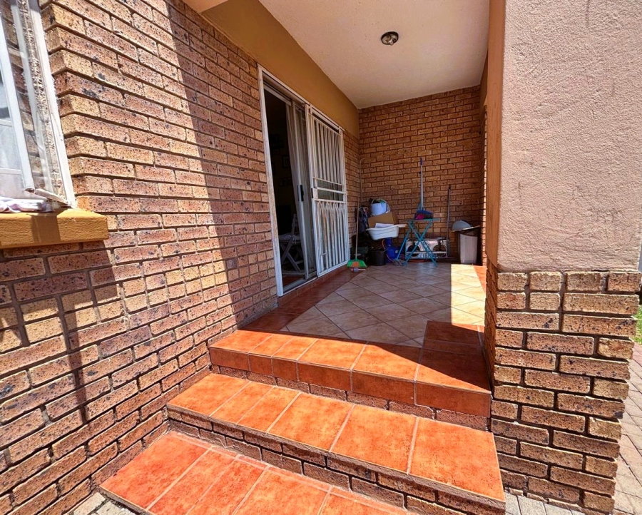 2 Bedroom Property for Sale in Highveld Gauteng