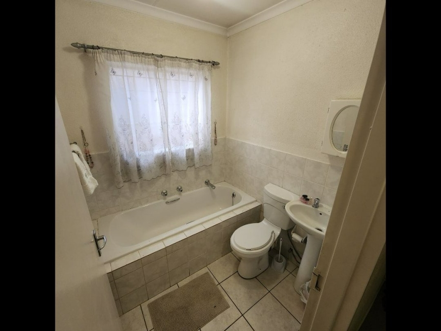 3 Bedroom Property for Sale in Heuwelsig Estate Gauteng