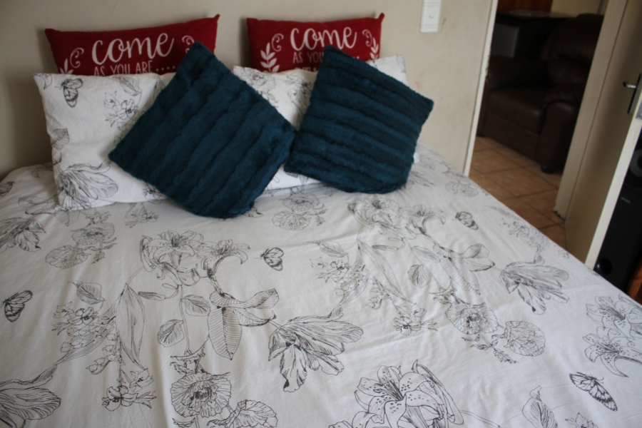 2 Bedroom Property for Sale in Fleurhof Gauteng