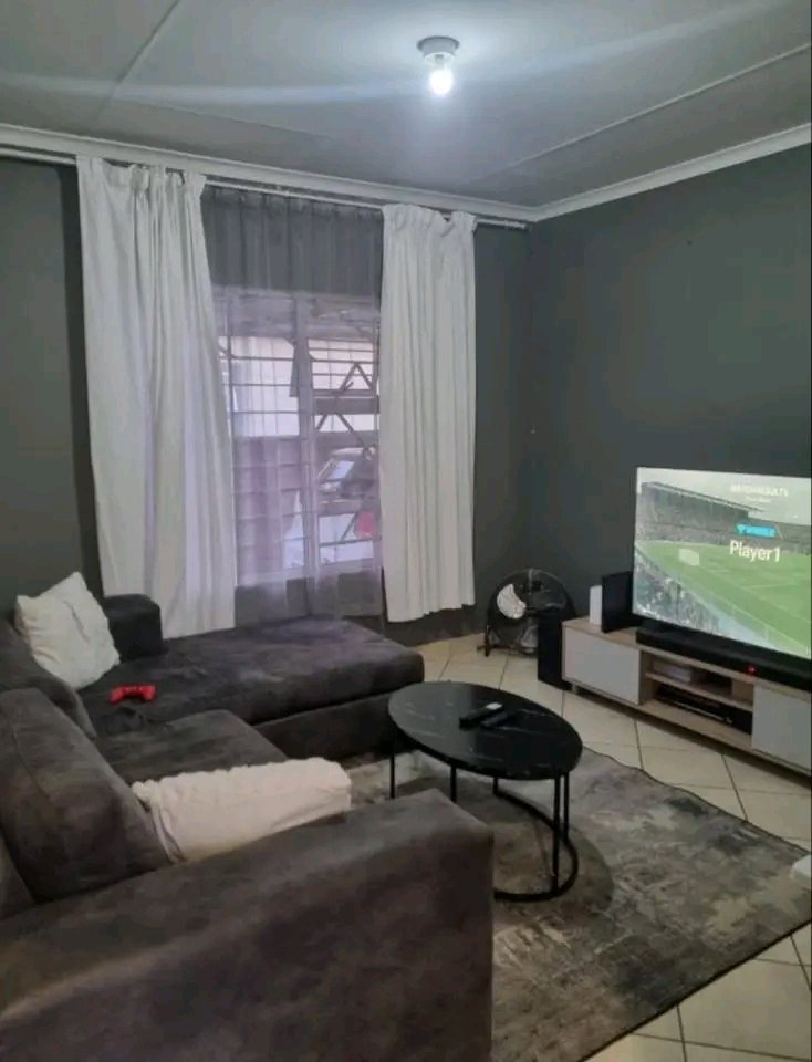 To Let 2 Bedroom Property for Rent in Kirkney Gauteng