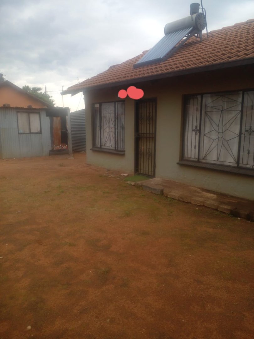 2 Bedroom Property for Sale in Tembisa Central Gauteng
