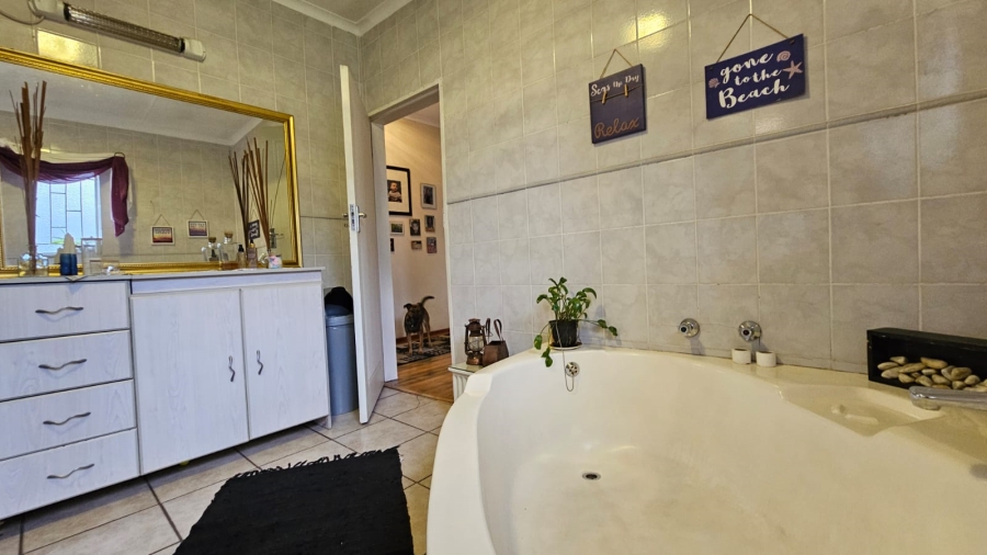 5 Bedroom Property for Sale in Vanderbijlpark Sw 2 Gauteng