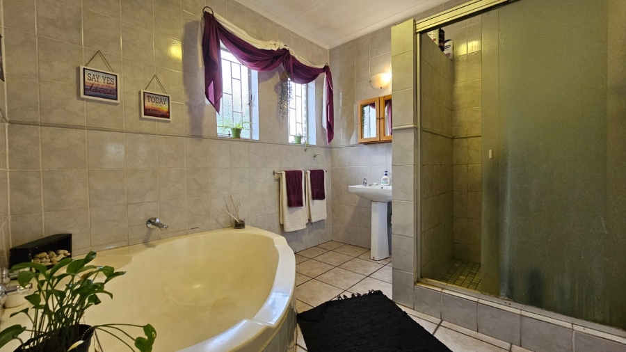 5 Bedroom Property for Sale in Vanderbijlpark Sw 2 Gauteng