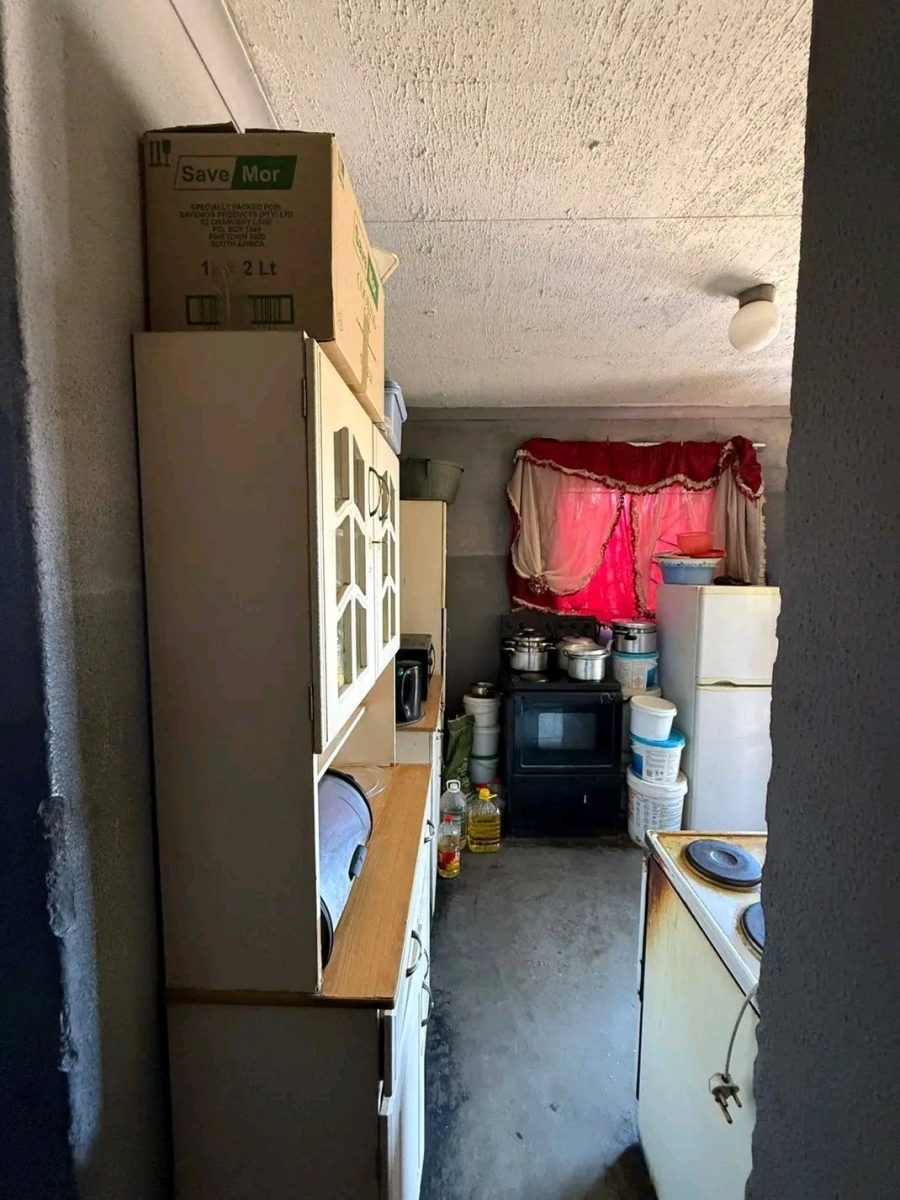 2 Bedroom Property for Sale in Ililiba Gauteng