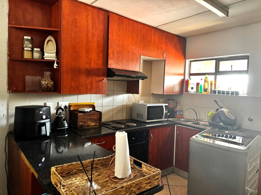 2 Bedroom Property for Sale in Eveleigh Gauteng