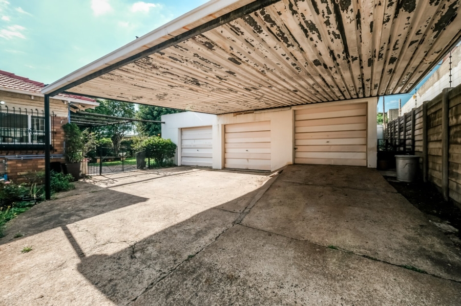 4 Bedroom Property for Sale in Sunnyridge Gauteng