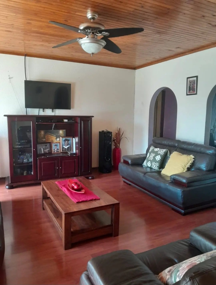 3 Bedroom Property for Sale in Birchleigh North Gauteng