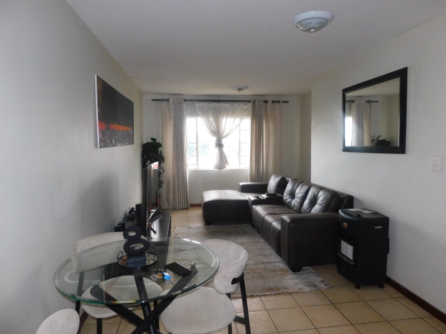 To Let 2 Bedroom Property for Rent in Erand Gardens Gauteng