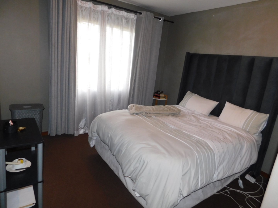 To Let 2 Bedroom Property for Rent in Erand Gardens Gauteng