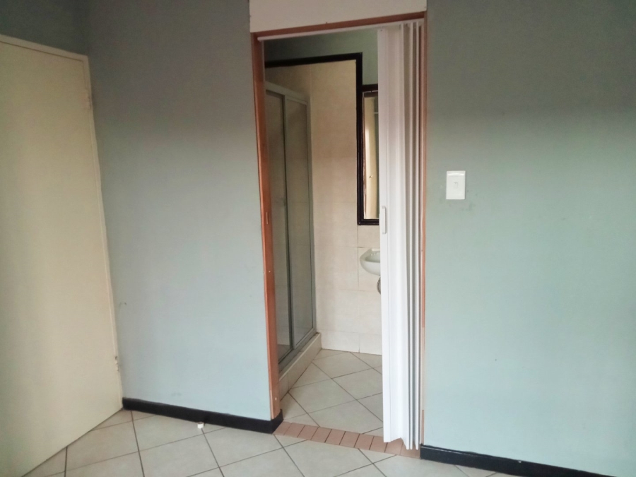To Let 1 Bedroom Property for Rent in Noordwyk Gauteng