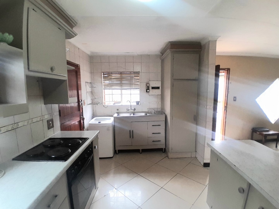 4 Bedroom Property for Sale in Noordwyk Gauteng
