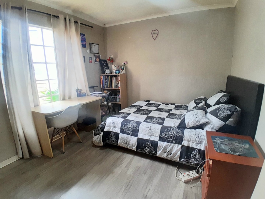 4 Bedroom Property for Sale in Noordwyk Gauteng