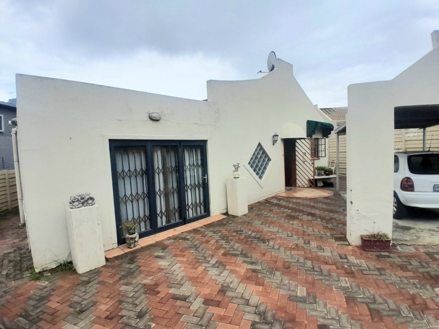 4 Bedroom Property for Sale in Noordwyk Gauteng