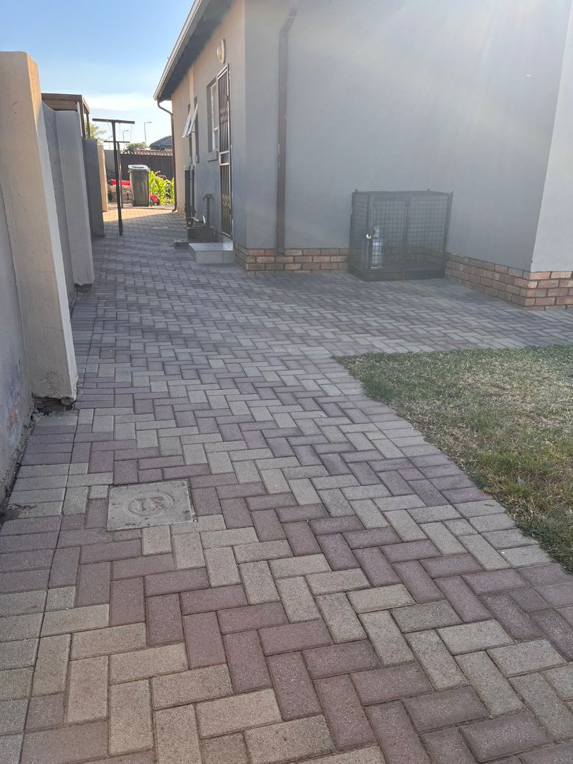 To Let 3 Bedroom Property for Rent in Kirkney Gauteng