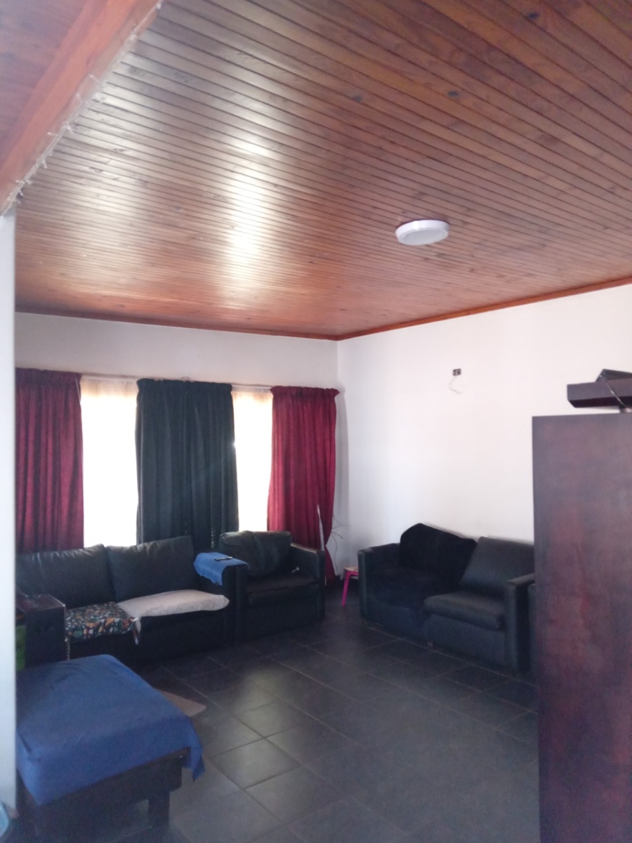 5 Bedroom Property for Sale in Dorandia Gauteng