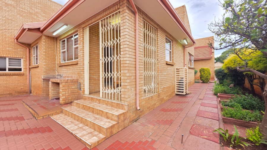 4 Bedroom Property for Sale in Erasmia Gauteng