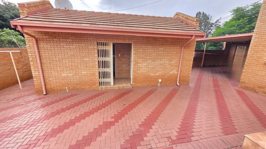 4 Bedroom Property for Sale in Erasmia Gauteng