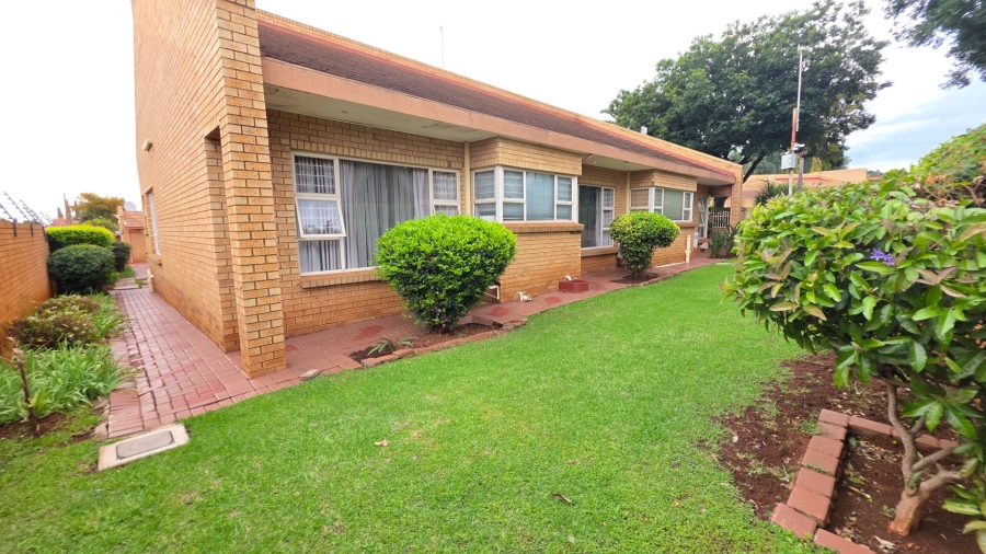 4 Bedroom Property for Sale in Erasmia Gauteng