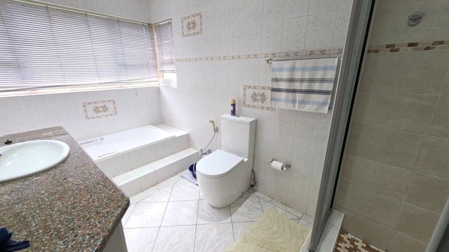 4 Bedroom Property for Sale in Erasmia Gauteng