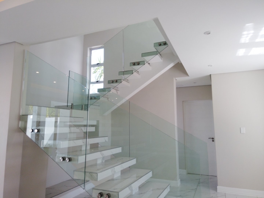 5 Bedroom Property for Sale in River Club Gauteng