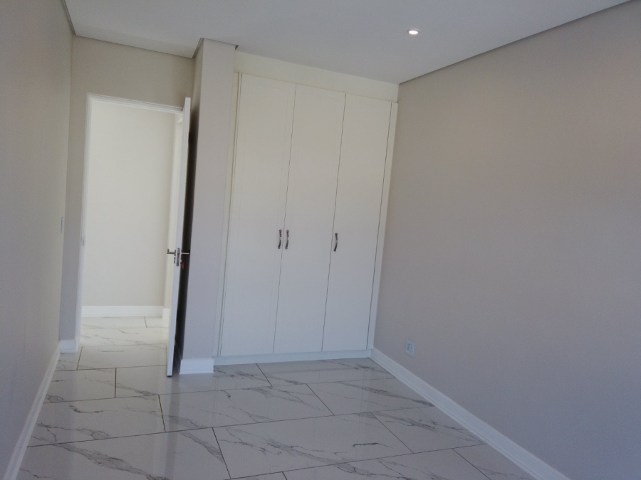 5 Bedroom Property for Sale in River Club Gauteng