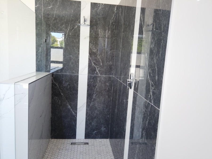 5 Bedroom Property for Sale in River Club Gauteng