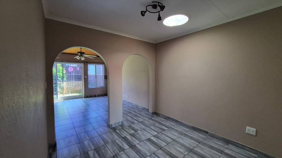 3 Bedroom Property for Sale in Birchleigh Gauteng