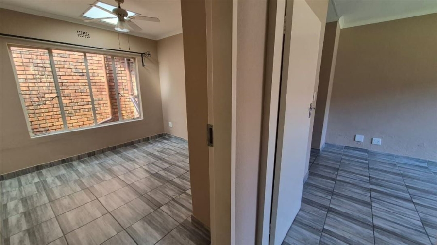 3 Bedroom Property for Sale in Birchleigh Gauteng