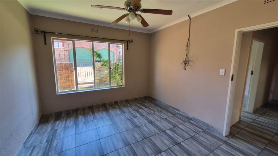 3 Bedroom Property for Sale in Birchleigh Gauteng
