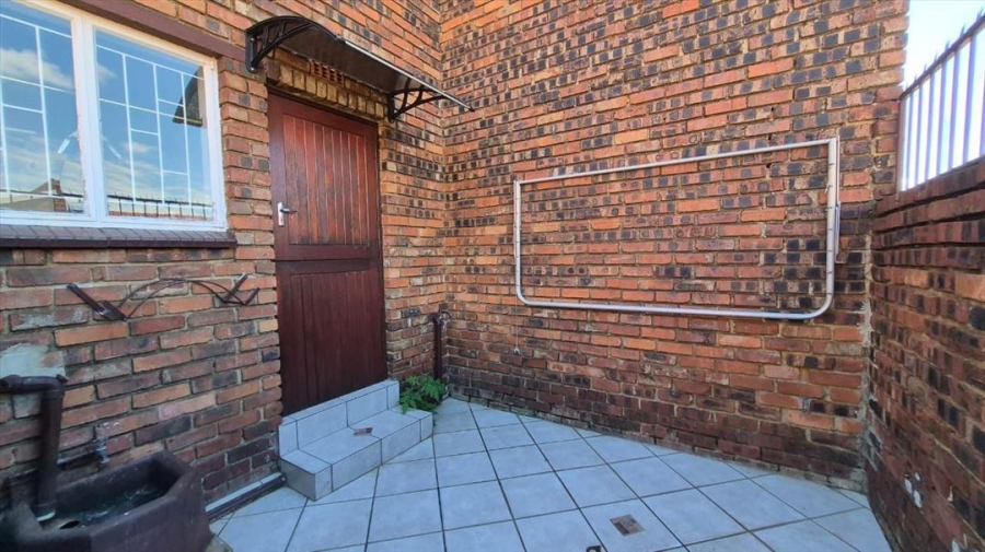 3 Bedroom Property for Sale in Birchleigh Gauteng