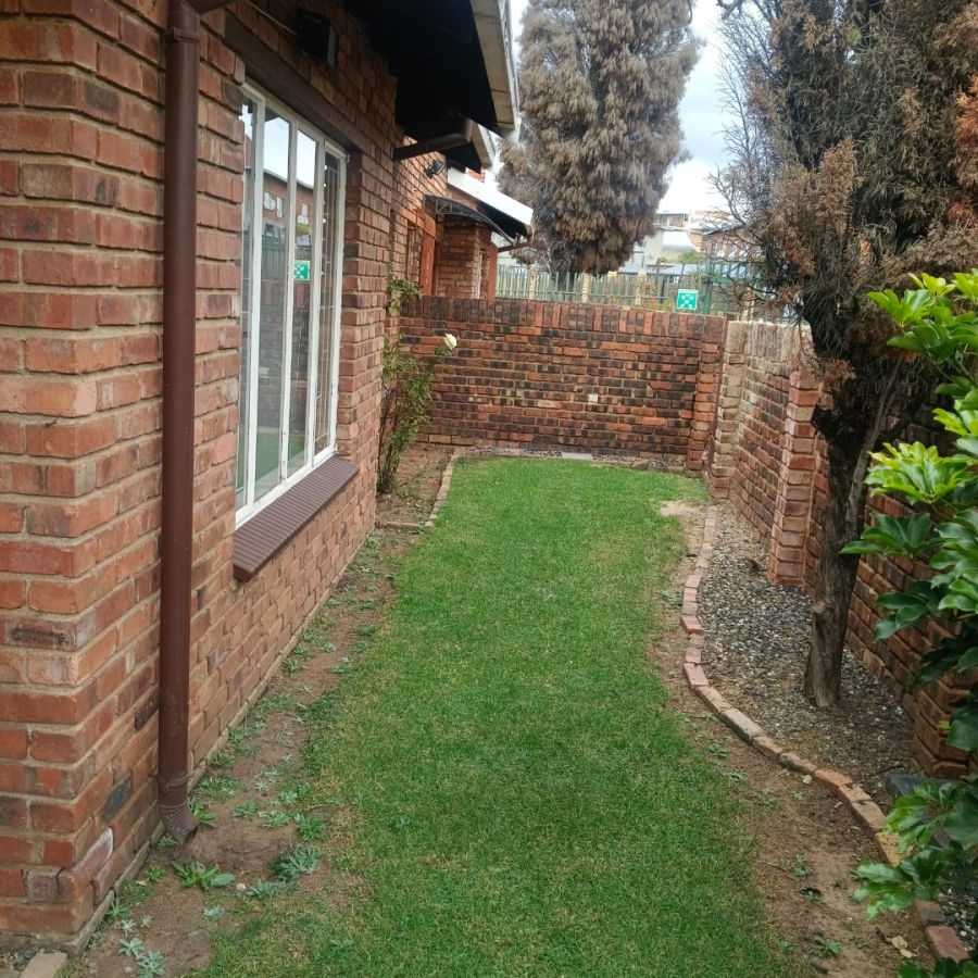 3 Bedroom Property for Sale in Birchleigh Gauteng