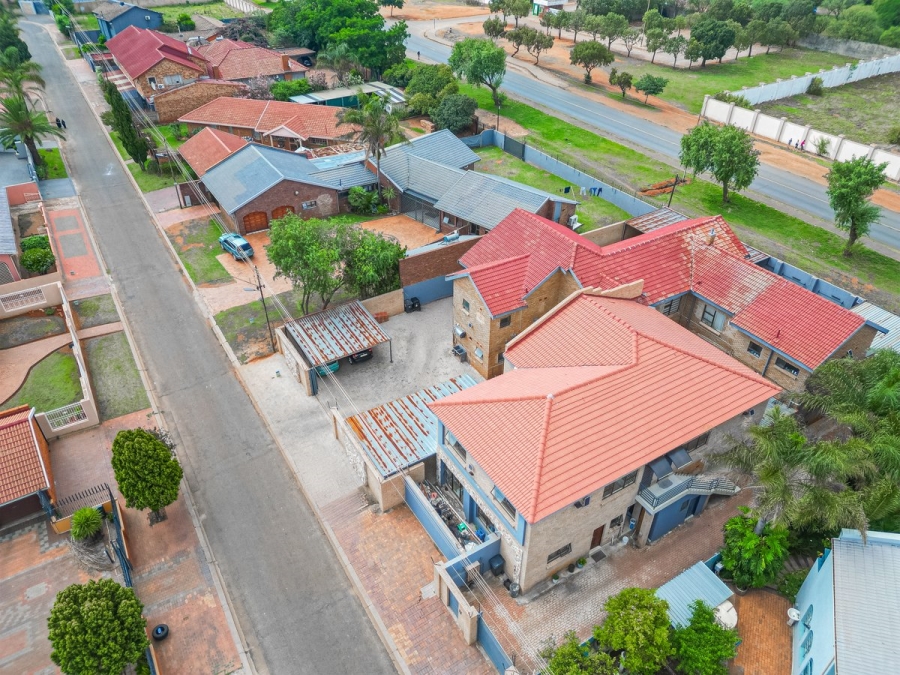  Bedroom Property for Sale in Lenasia Ext 5 Gauteng